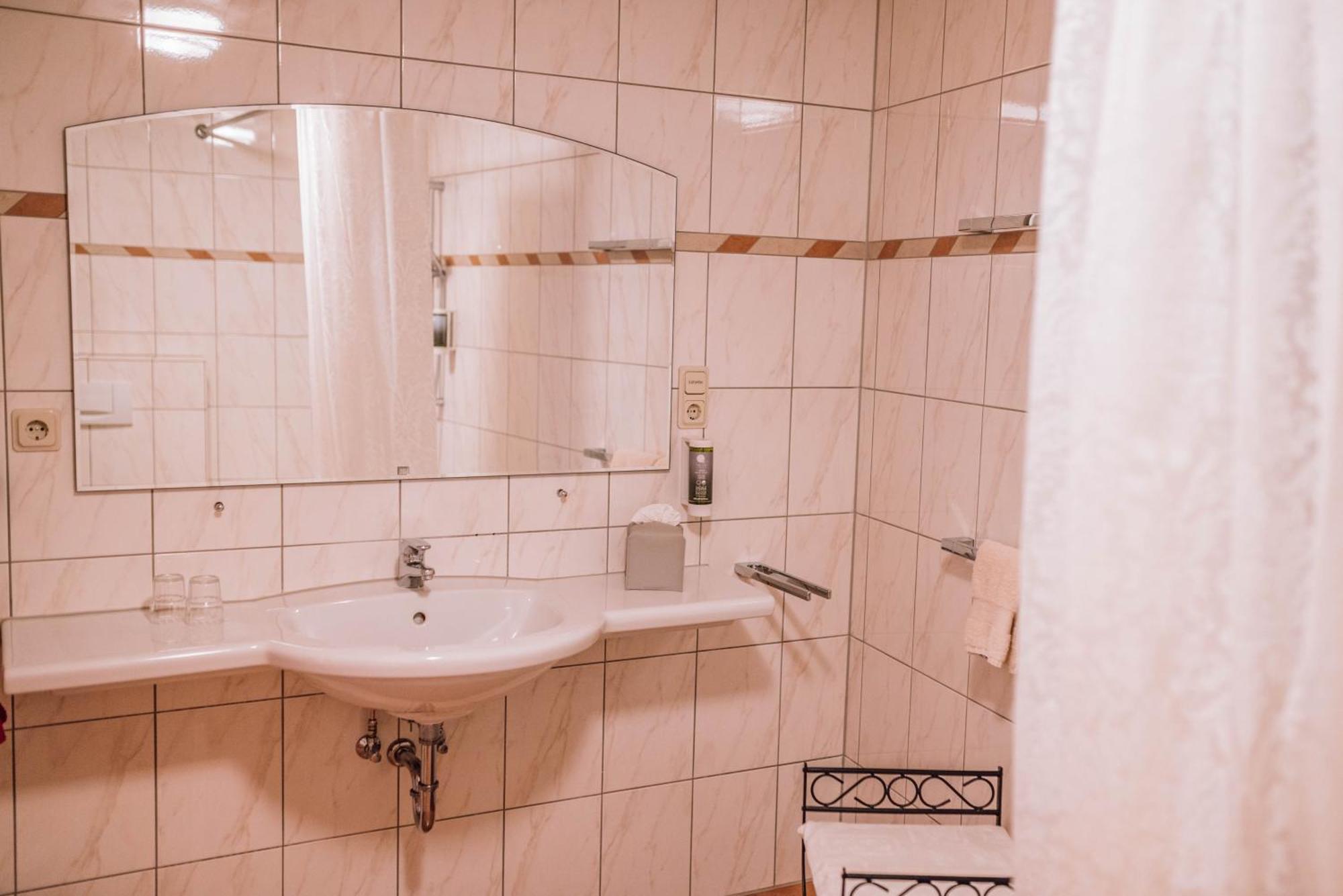 Hotel Schmidtburger Hof Weiler bei Monzingen Pokój zdjęcie